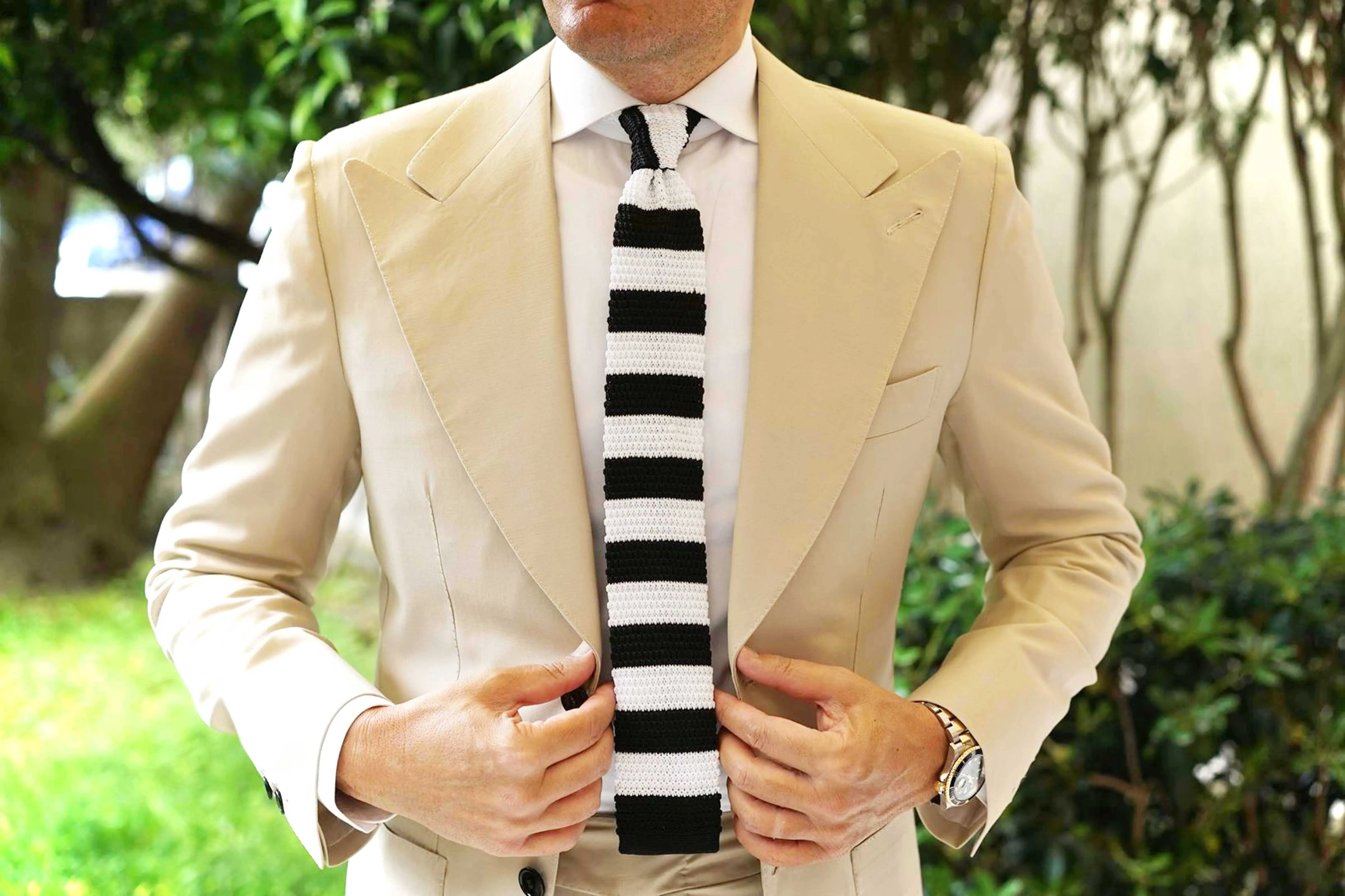 Black & White Thick Stripes Knitted Tie