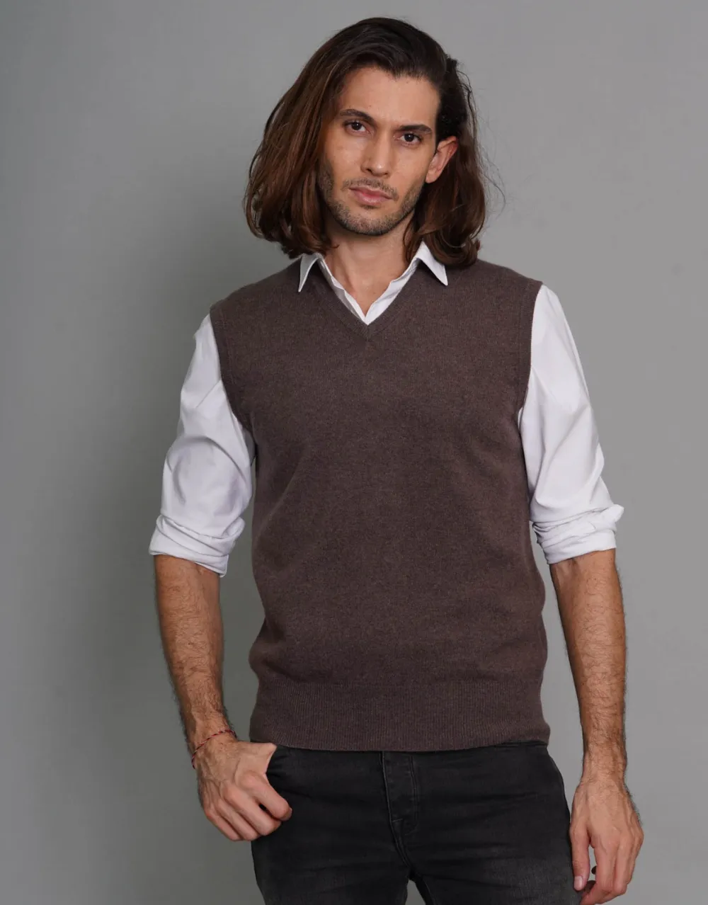 Cashmere V-Neck Vest in Coffee