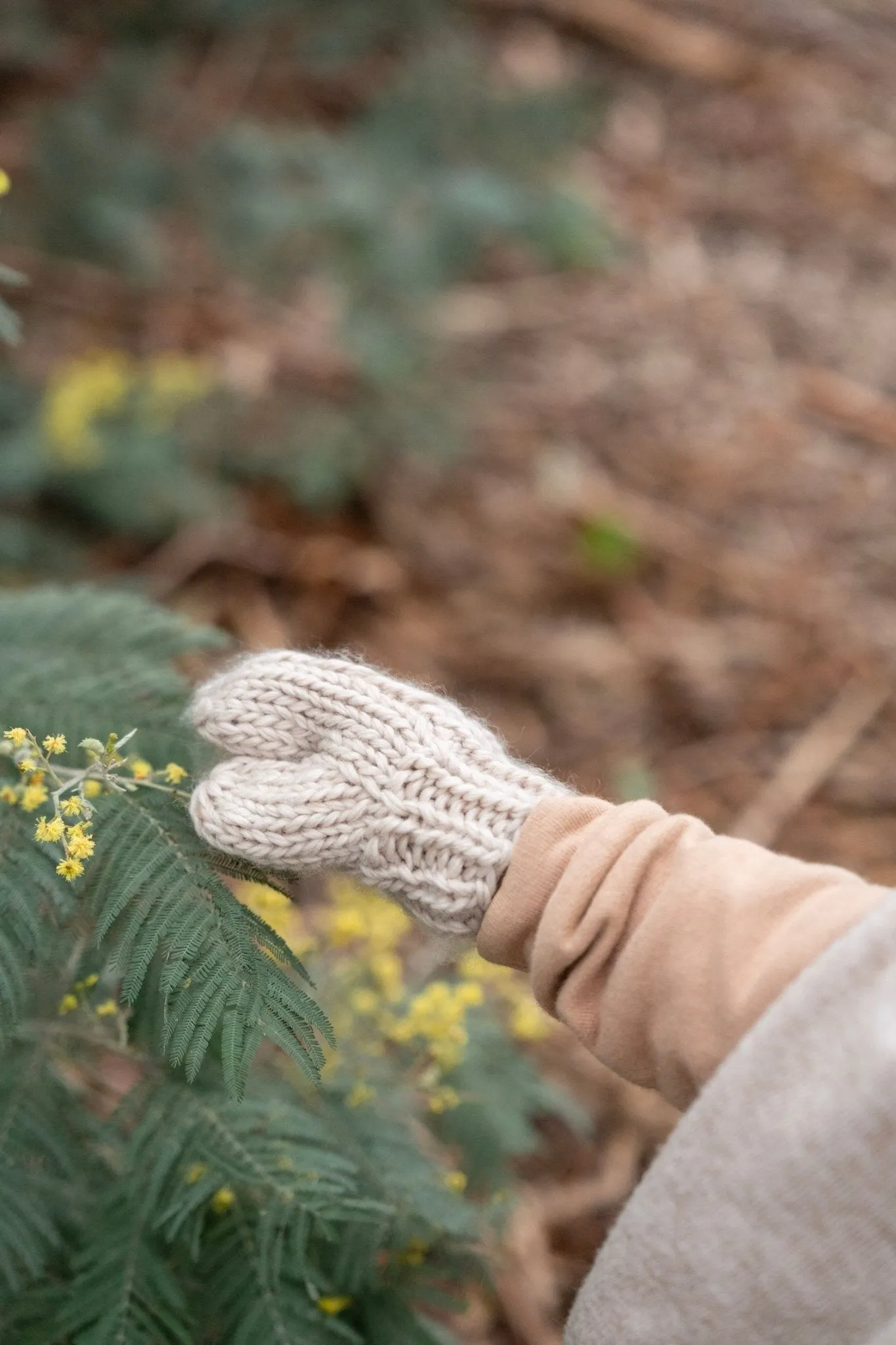 Free Spirit Mittens Natural