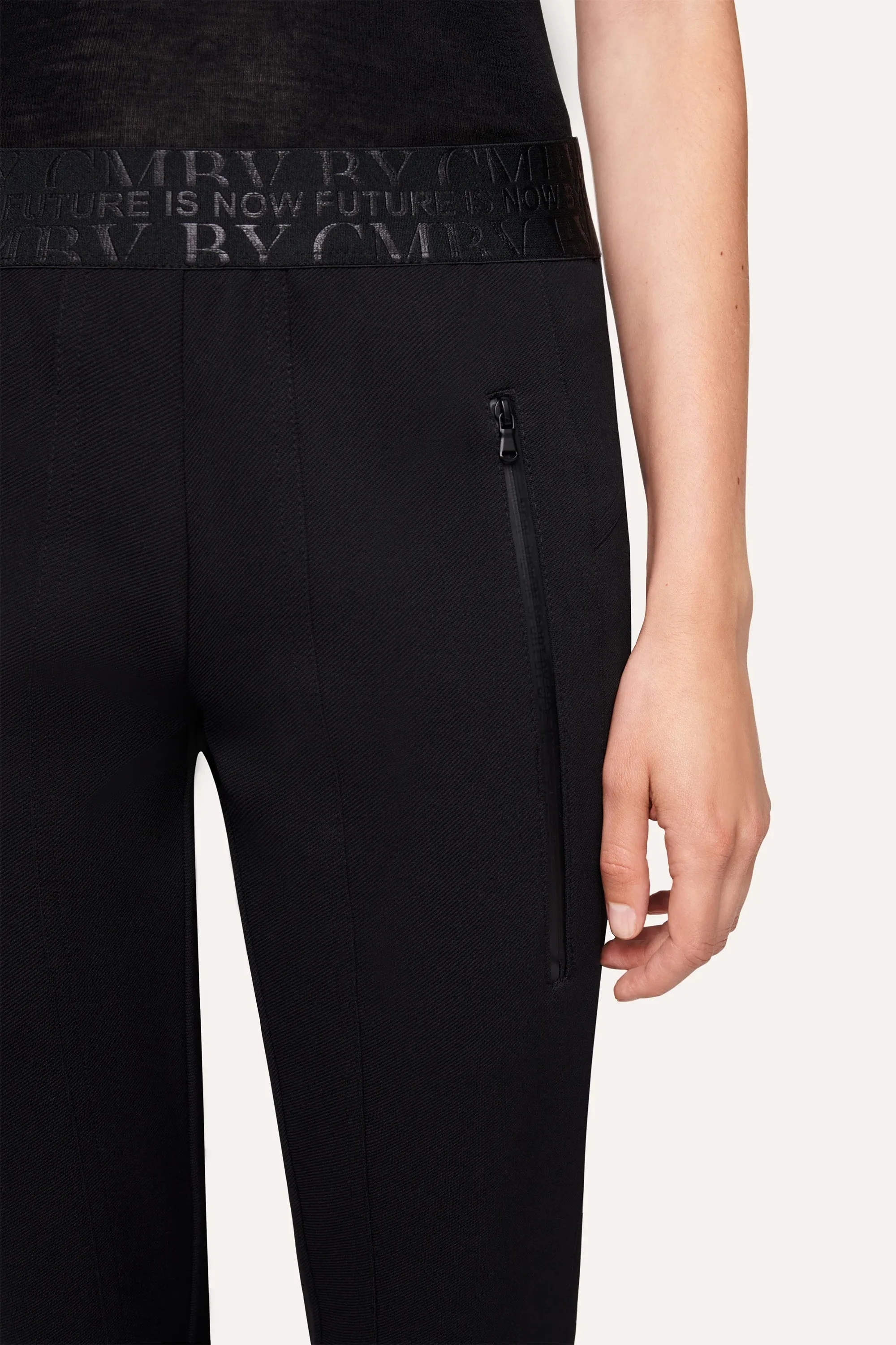 Jordi Seam Cropped Joggpants - Black