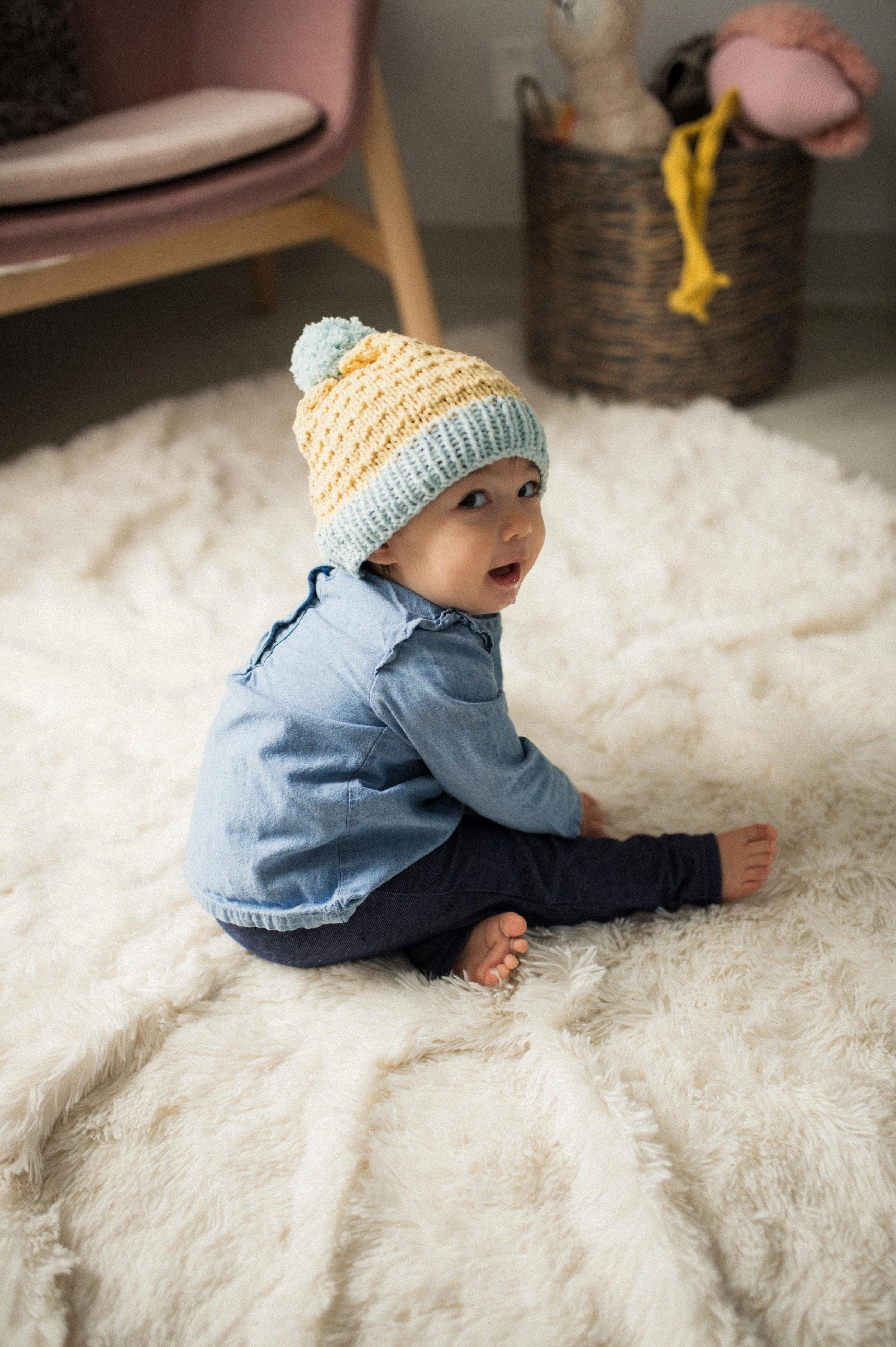 Pom Pom Baby Hat (Knit)