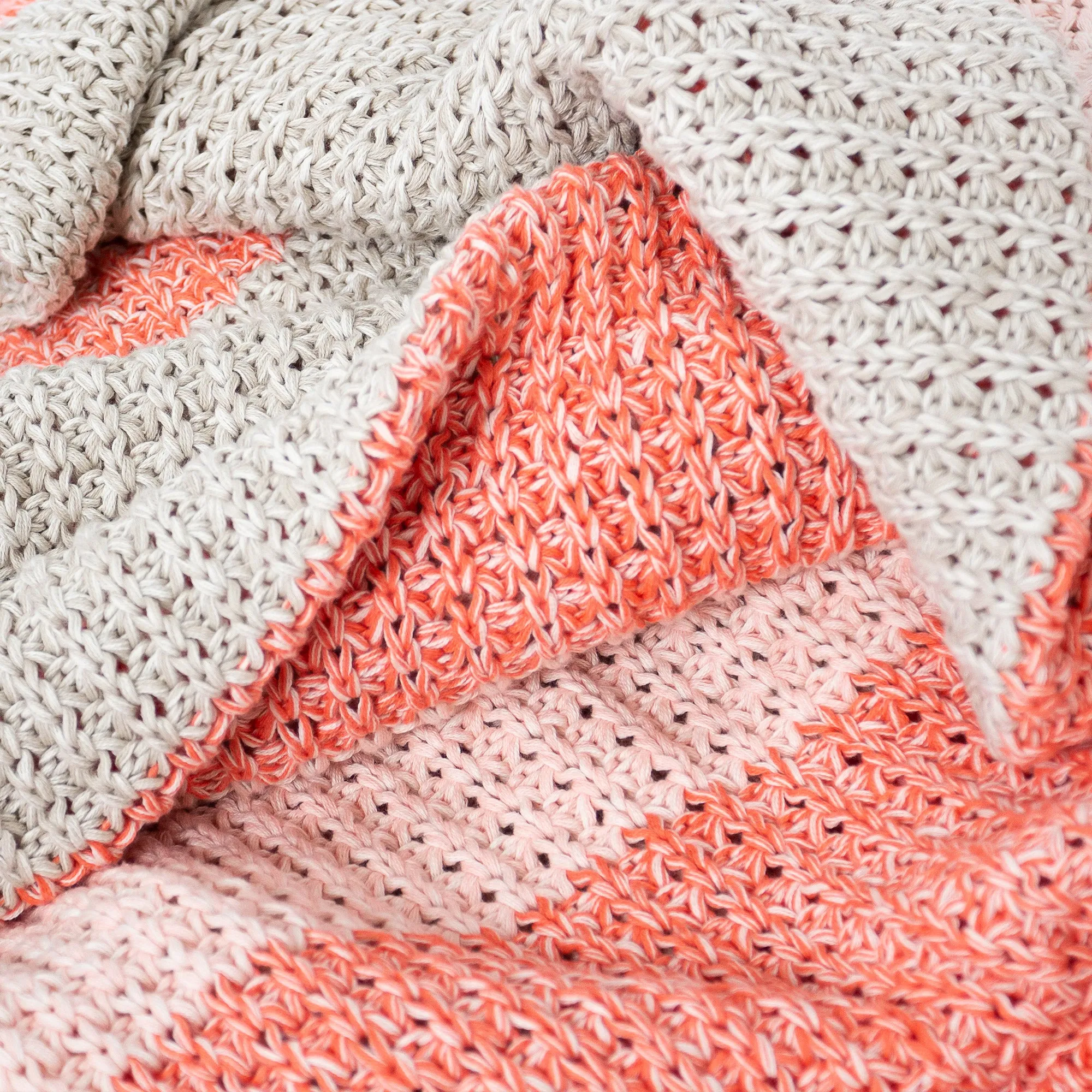 Throw / Blanket - Knitted Chester Pink