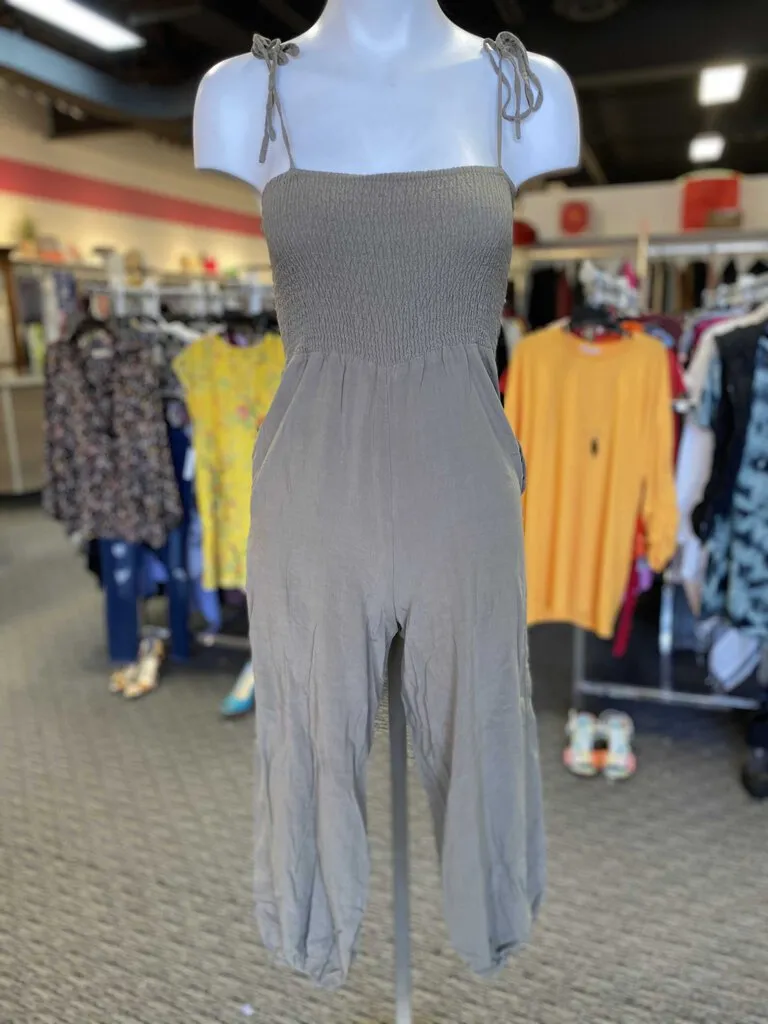 Urban Outfitters jumpsuit XS