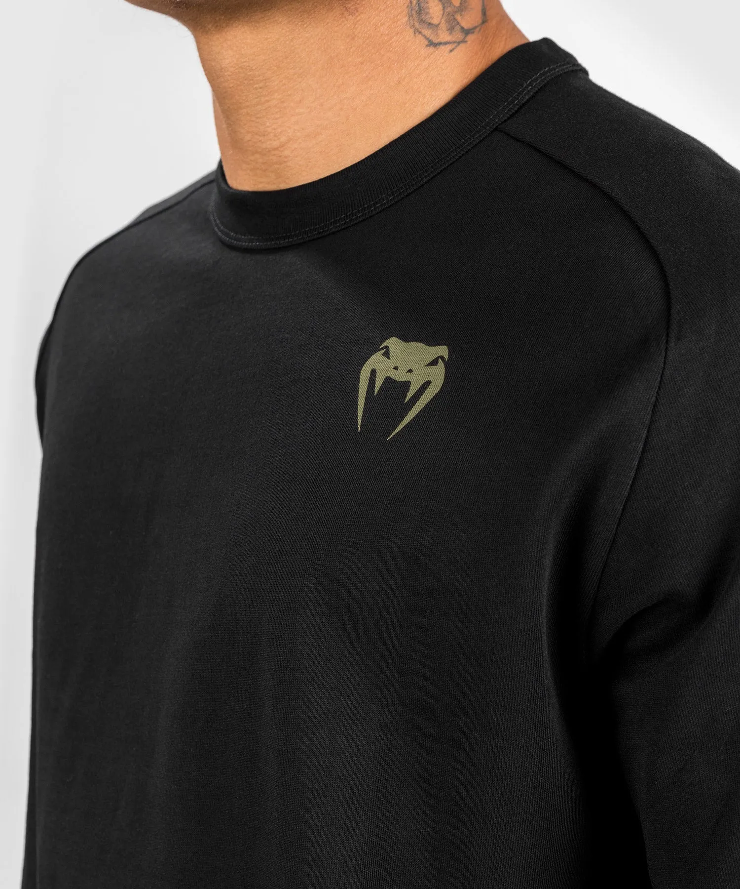 Venum Fangs T-Shirt - Long Sleeves - Black